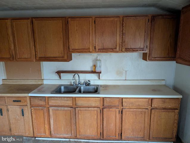 6 W STATE ST, Delmar, MD 21875