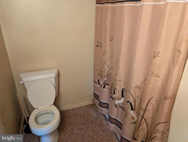 6 W STATE ST, Delmar, MD 21875