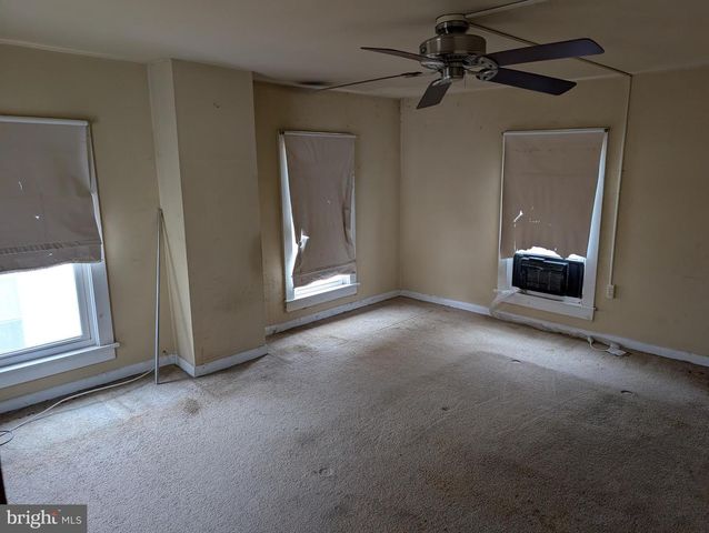 6 W STATE ST, Delmar, MD 21875