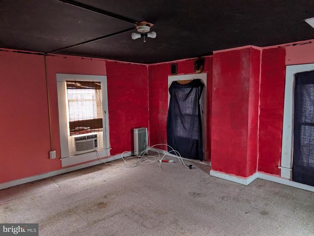 6 W STATE ST, Delmar, MD 21875