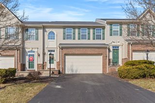 86 Kensington Dr, Ohio Twp, PA 15237