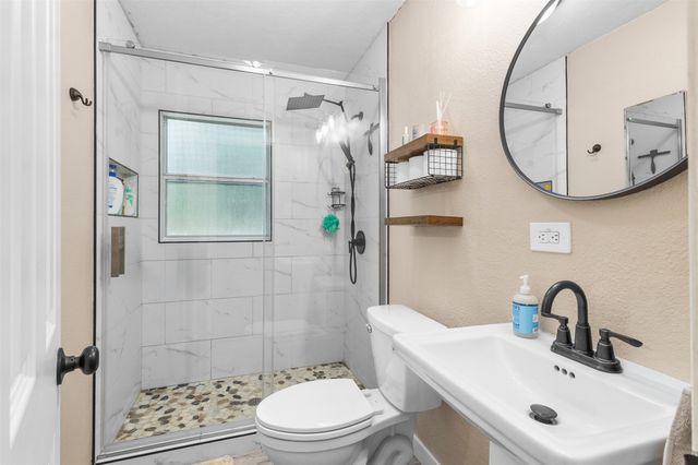 345 NW Lorna Street, Burleson, TX 76028