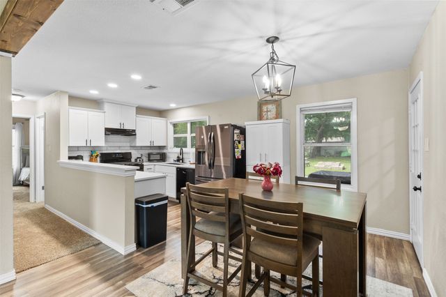 345 NW Lorna Street, Burleson, TX 76028