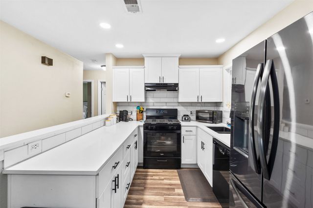 345 NW Lorna Street, Burleson, TX 76028