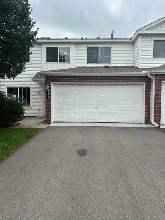 1194 Highpoint Curve, Shakopee, MN 55379