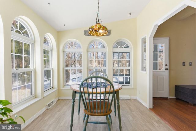 435 SPRING MEADOW CIR, New Hope, PA 18938