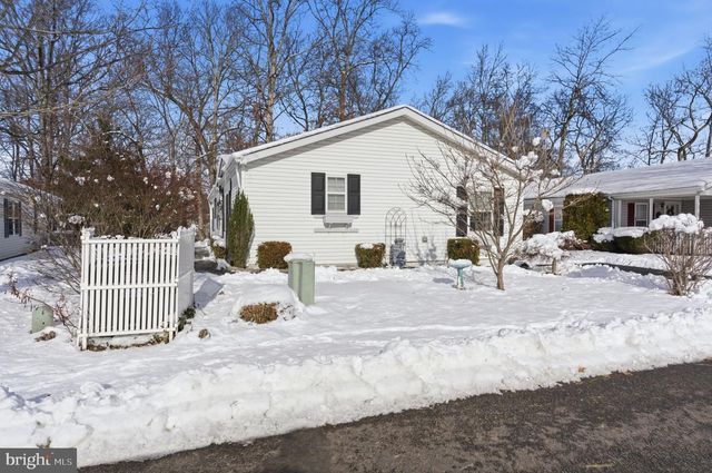 435 SPRING MEADOW CIR, New Hope, PA 18938