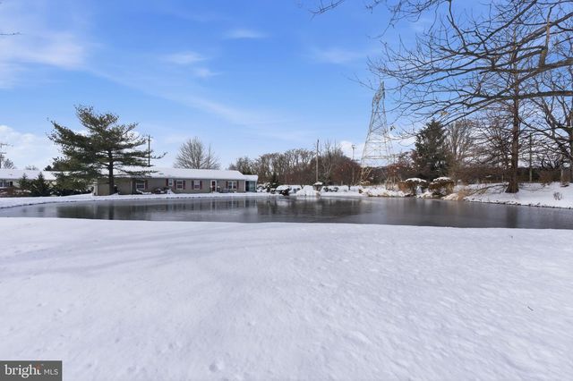 435 SPRING MEADOW CIR, New Hope, PA 18938