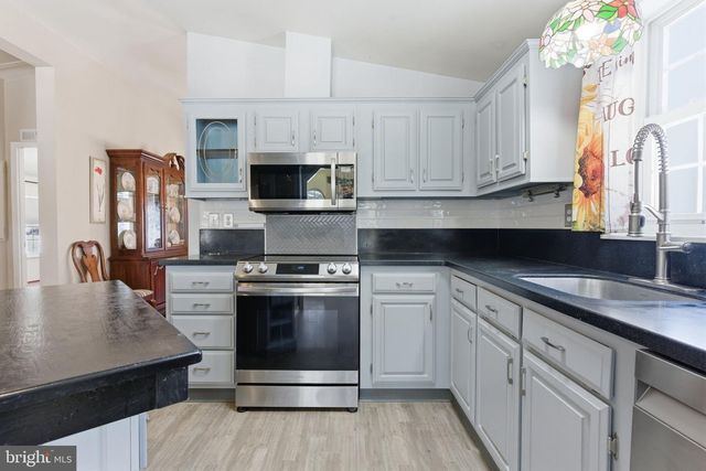 435 SPRING MEADOW CIR, New Hope, PA 18938