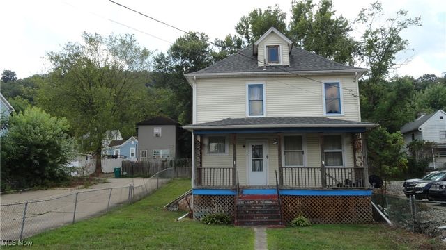 122 Carolina Avenue, Chester, WV 26034
