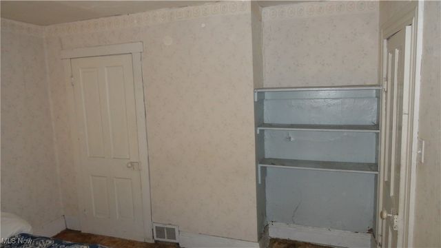 122 Carolina Avenue, Chester, WV 26034