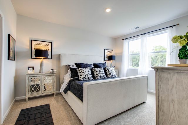 1013 Linn Cove Ct, Gallatin, TN 37066