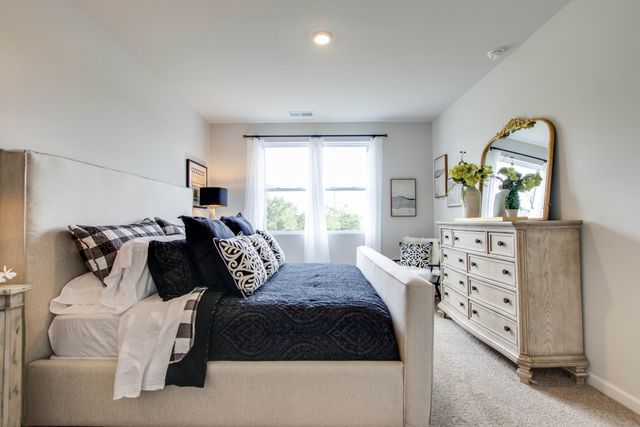 1013 Linn Cove Ct, Gallatin, TN 37066