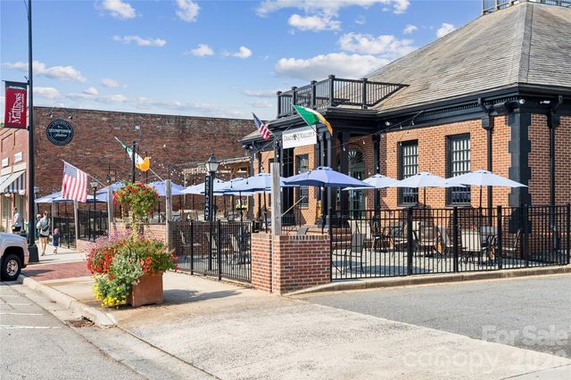 416 Alameda Way, Matthews, NC 28104