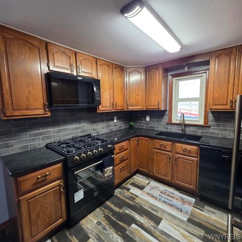 42 Glendale Lane, Cheektowaga, NY 14225