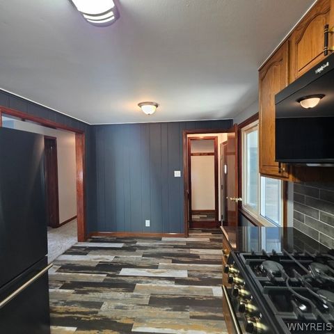 42 Glendale Lane, Cheektowaga, NY 14225