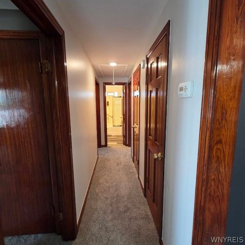 42 Glendale Lane, Cheektowaga, NY 14225