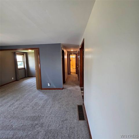 42 Glendale Lane, Cheektowaga, NY 14225