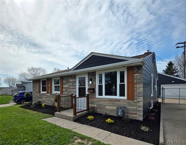 42 Glendale Lane, Cheektowaga, NY 14225