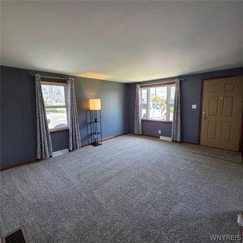 42 Glendale Lane, Cheektowaga, NY 14225