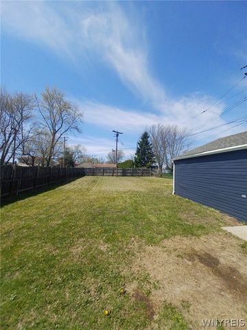 42 Glendale Lane, Cheektowaga, NY 14225