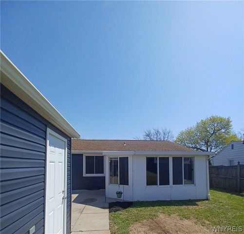 42 Glendale Lane, Cheektowaga, NY 14225