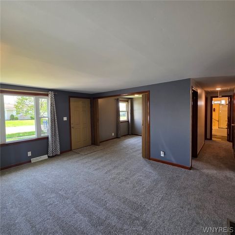 42 Glendale Lane, Cheektowaga, NY 14225
