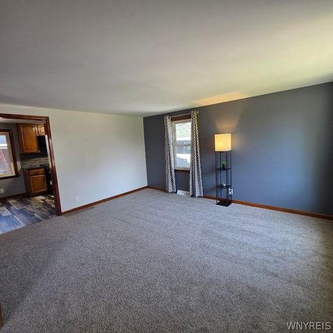 42 Glendale Lane, Cheektowaga, NY 14225