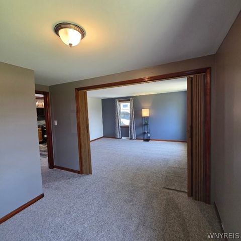42 Glendale Lane, Cheektowaga, NY 14225