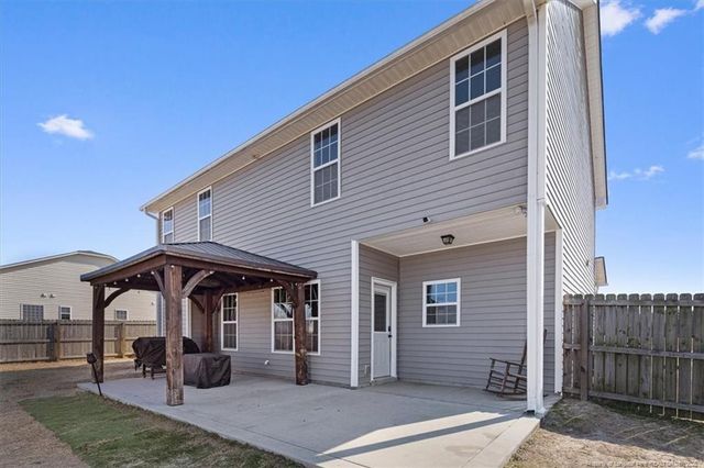 262 Yellowfoot Drive, Raeford, NC 28376