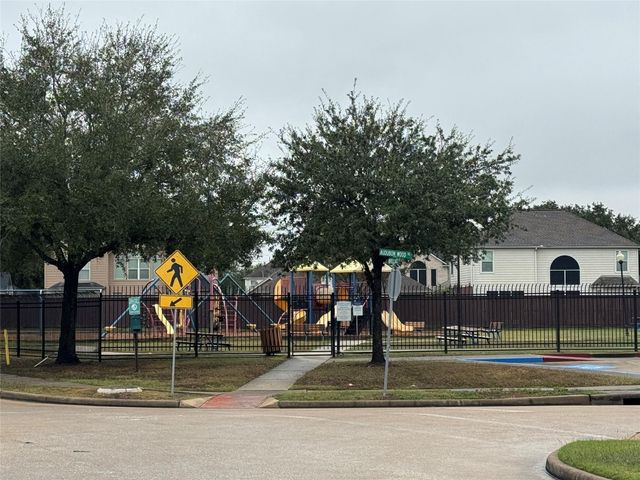 3114 Becker Glen Street, Fresno, TX 77545