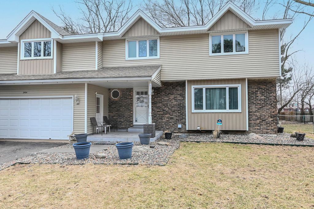 2904 Silver Lake Court NE, Saint Anthony, MN 55421