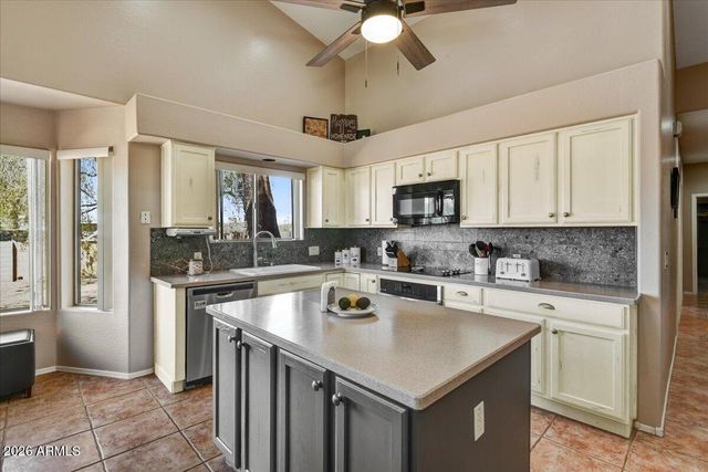 38418 N 12TH Street, Phoenix, AZ 85086