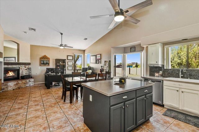 38418 N 12TH Street, Phoenix, AZ 85086