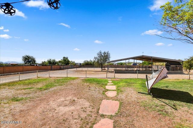 38418 N 12TH Street, Phoenix, AZ 85086