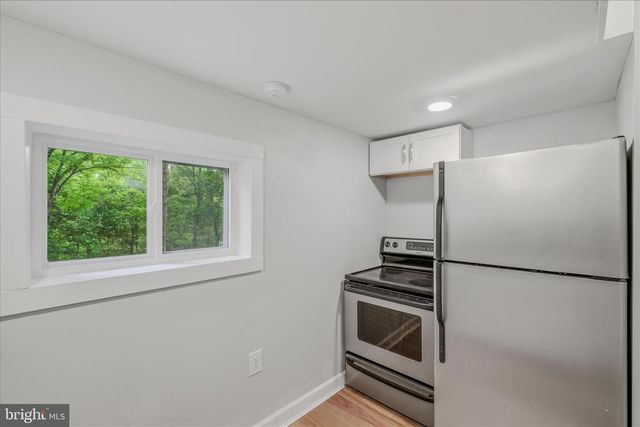 64 HOBDAY LN, Berkeley Springs, WV 25411
