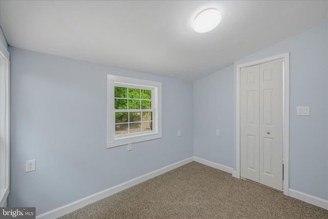 64 HOBDAY LN, Berkeley Springs, WV 25411