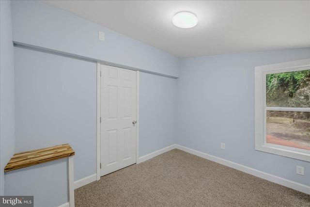 64 HOBDAY LN, Berkeley Springs, WV 25411