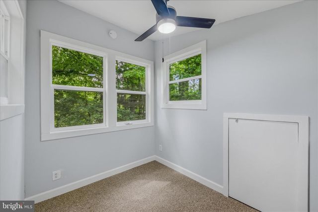 64 HOBDAY LN, Berkeley Springs, WV 25411