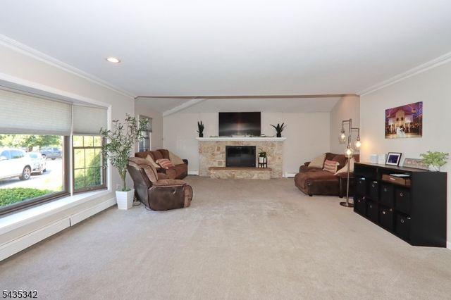 400 Madison Hill Rd, Clark Twp., NJ 07066