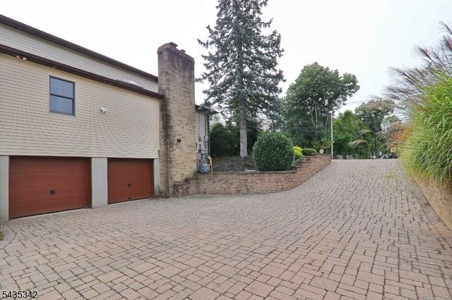 400 Madison Hill Rd, Clark Twp., NJ 07066