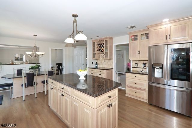 400 Madison Hill Rd, Clark Twp., NJ 07066