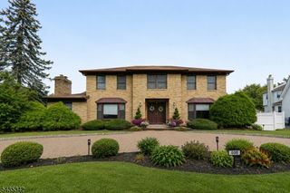 400 Madison Hill Rd, Clark Twp., NJ 07066