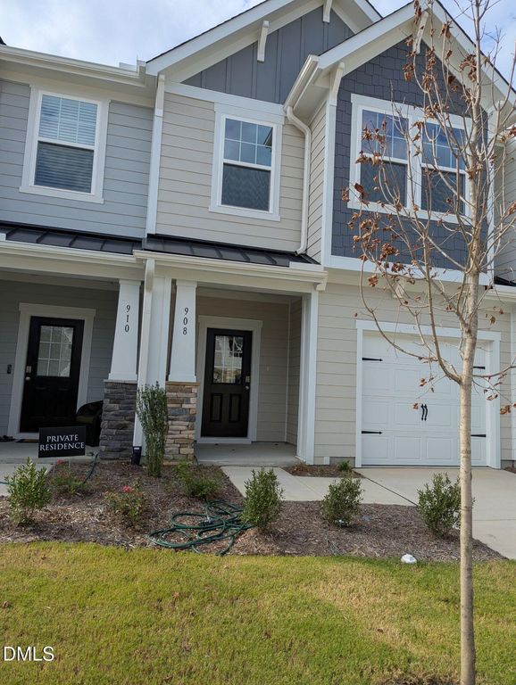 908 Kensley Grove Lane, Fuquay Varina, NC 27526