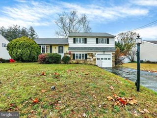 995 HOWARD RD, Warminster, PA 18974