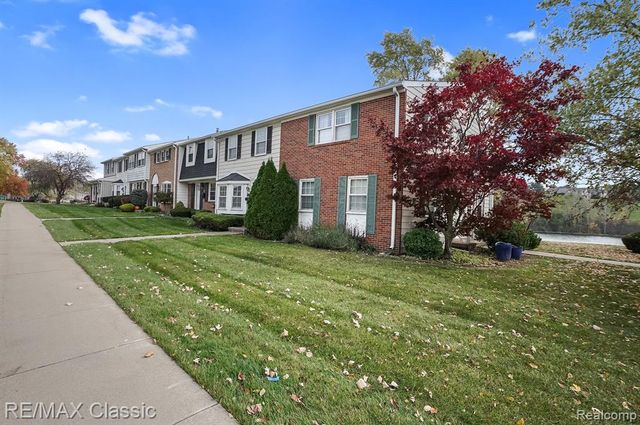 19580 Crystal Lake Drive, Northville, MI 48167