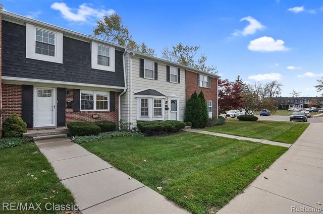 19580 Crystal Lake Drive, Northville, MI 48167