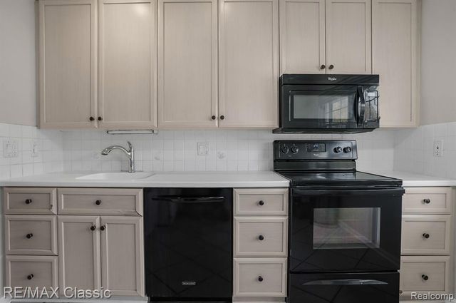 19580 Crystal Lake Drive, Northville, MI 48167