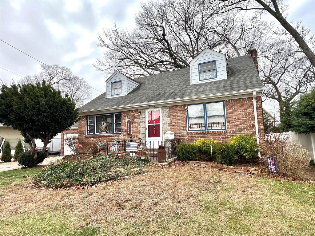 1354 Short Place, Baldwin, NY 11510