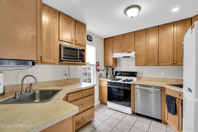 59 Aspen Court, Lakewood, NJ 08701